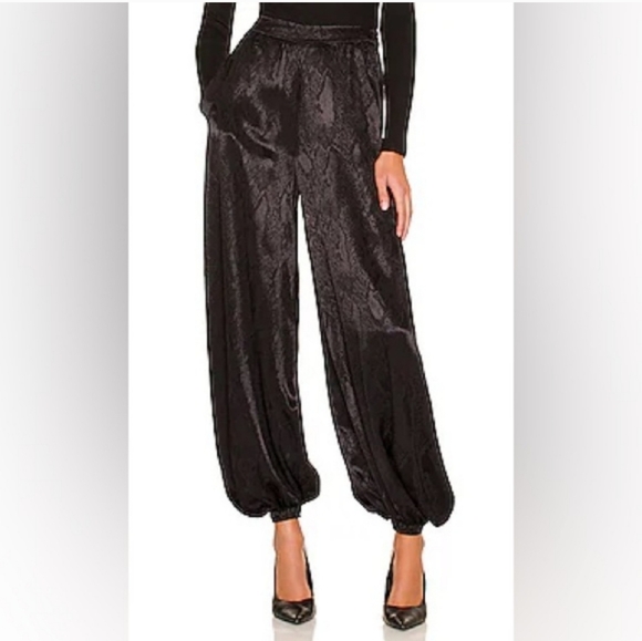AFRM Pants - NWT AFRM Veronika Balloon Leg Pants in Noir